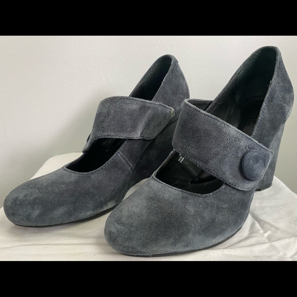 Born Suede Wedge